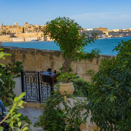 Seagull Birgu - Waterfront Home Exterior photo