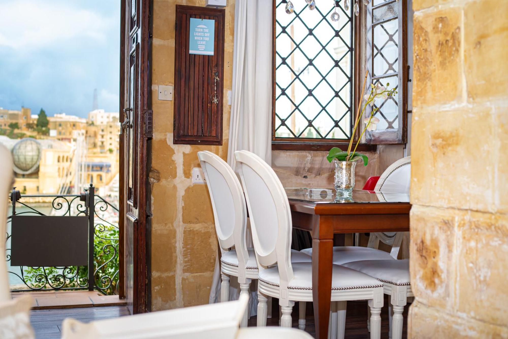 Seagull Birgu - Waterfront Home Exterior photo